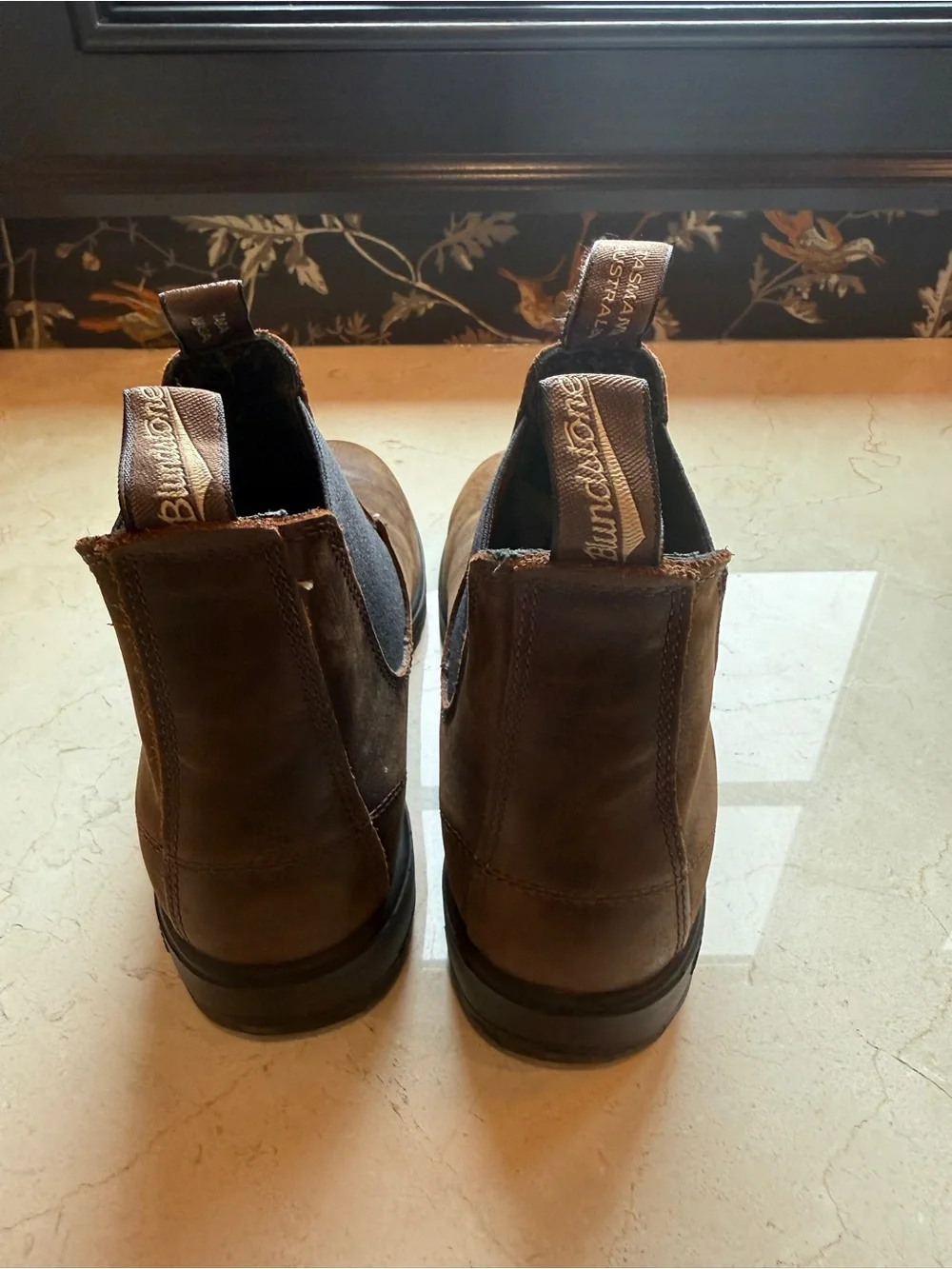 Blundstone Men's Chelsea Boots in Antique Brown with Black Elastic